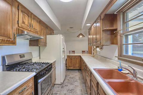 402 E Benham St, Tolono, IL 61880 photo 15