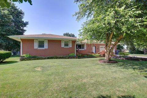 107 E Marshall St, Tolono, IL 61880 photo 2