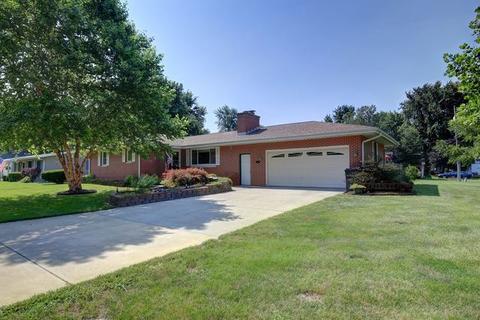 107 E Marshall St, Tolono, IL 61880 photo 3