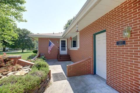 107 E Marshall St, Tolono, IL 61880 photo 4
