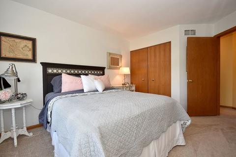 301 Fieldcrest Dr, Algonquin, IL 60102 photo 32