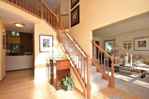 301 Fieldcrest Dr, Algonquin, IL 60102 photo 3