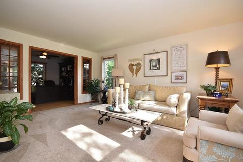 301 Fieldcrest Dr, Algonquin, IL 60102 photo 8