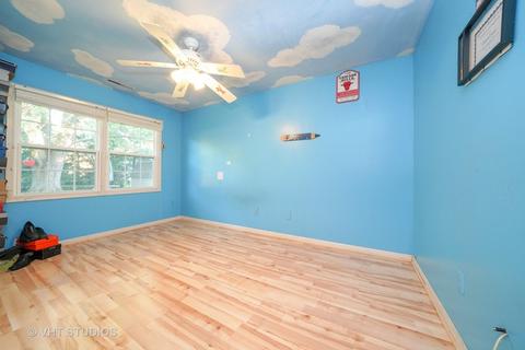 1061 Emerald Dr, Aurora, IL 60506 photo 8