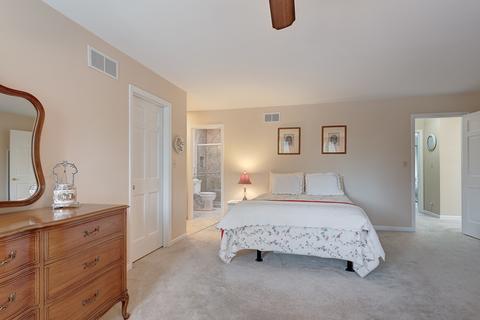 2121 Hallmark Ct, Wheaton, IL 60187 photo 15