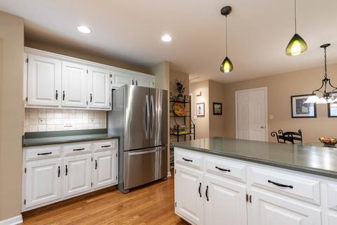 2121 Hallmark Ct, Wheaton, IL 60187 photo 10