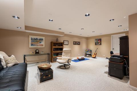 2121 Hallmark Ct, Wheaton, IL 60187 photo 21