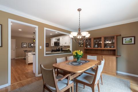 2121 Hallmark Ct, Wheaton, IL 60187 photo 7