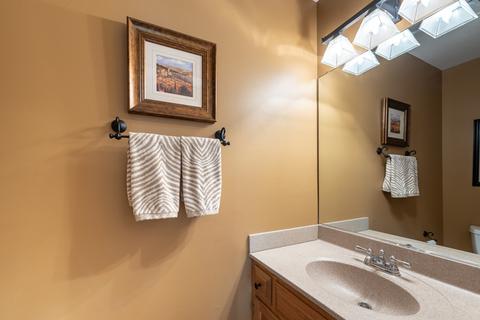 2121 Hallmark Ct, Wheaton, IL 60187 photo 13