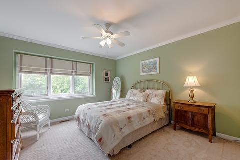 2121 Hallmark Ct, Wheaton, IL 60187 photo 17