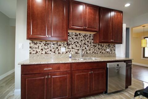 536 E Devon Ave, Roselle, IL 60172 photo 3