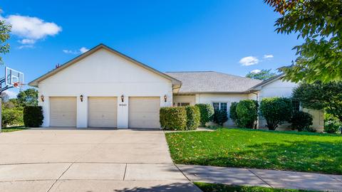16043 Hometown Dr, Plainfield, IL 60586 photo 4
