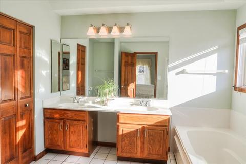 1346 Saddlebrook Rd, Bartlett, IL 60103 photo 23