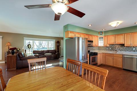 670 Frederick Ln, Hoffman Estates, IL 60169 photo 8