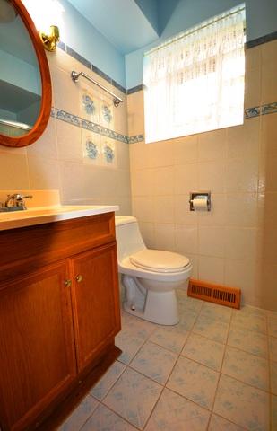 2176 N Mango Ave, Chicago, IL 60639 photo 10