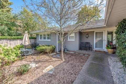 560 Dundee Rd, Glencoe, IL 60022 photo 2