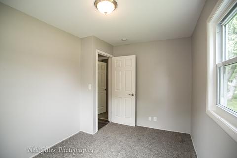 105 Circle Dr E, Montgomery, IL 60538 photo 12