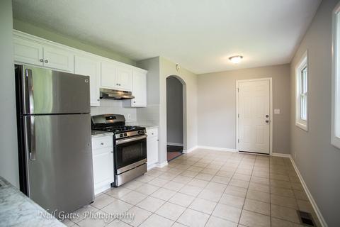 105 Circle Dr E, Montgomery, IL 60538 photo 7