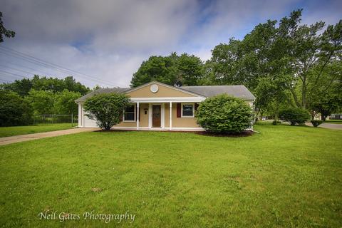 105 Circle Dr E, Montgomery, IL 60538 photo 1