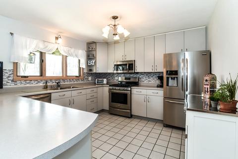 209 W Pleasant View Dr, Mchenry, IL 60050 photo 9
