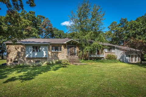 4351 Mcdonald Rd, Elgin, IL 60124 photo 1