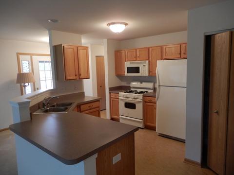 212 Cobblestone Cir, Harvard, IL 60033 photo 6