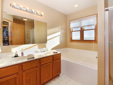 714 Cedar Ln, Genoa, IL 60135 photo 9