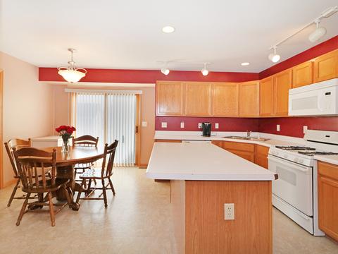 714 Cedar Ln, Genoa, IL 60135 photo 4