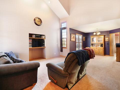 714 Cedar Ln, Genoa, IL 60135 photo 2