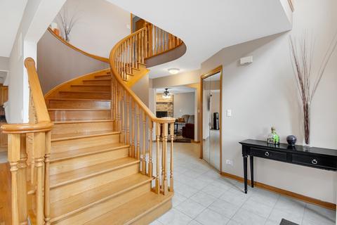 8516 Moody Ave, Burbank, IL 60459 photo 2