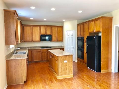 3058 Seekonk Ave, Elgin, IL 60124 photo 12