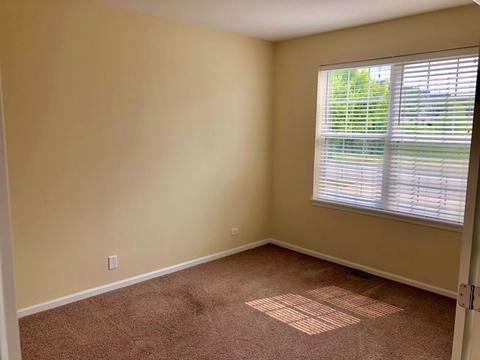 3058 Seekonk Ave, Elgin, IL 60124 photo 3