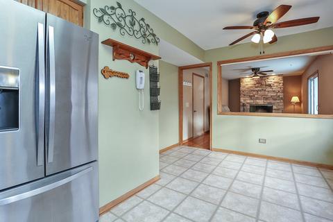 211 Mayer Ave, Wheeling, IL 60090 photo 7
