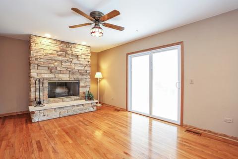 211 Mayer Ave, Wheeling, IL 60090 photo 8