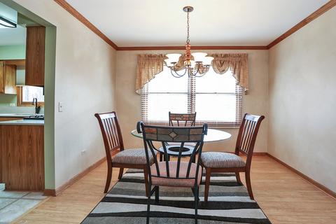 211 Mayer Ave, Wheeling, IL 60090 photo 3
