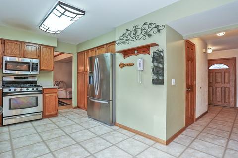 211 Mayer Ave, Wheeling, IL 60090 photo 5