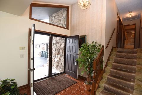 2064 183rd Pl, Lansing, IL 60438 photo 2
