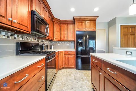 2435 Harbor Ct, Aurora, IL 60504 photo 8