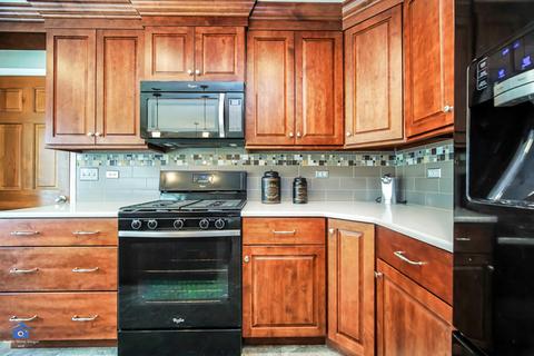 2435 Harbor Ct, Aurora, IL 60504 photo 9