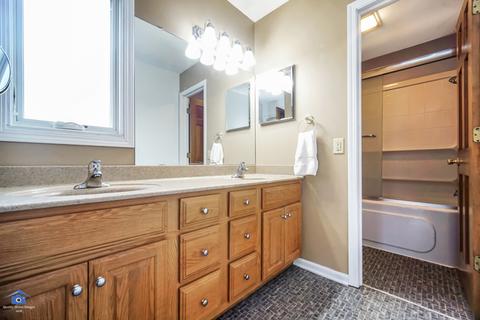 2435 Harbor Ct, Aurora, IL 60504 photo 17