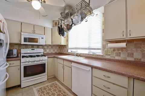 436 Morgan St, Elgin, IL 60123 photo 4