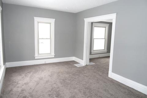 1007 4th Ave, Sterling, IL 61081 photo 4