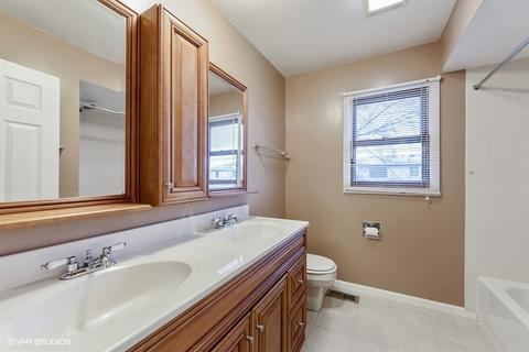 627 Cherrywood Dr, Wheeling, IL 60090 photo 14