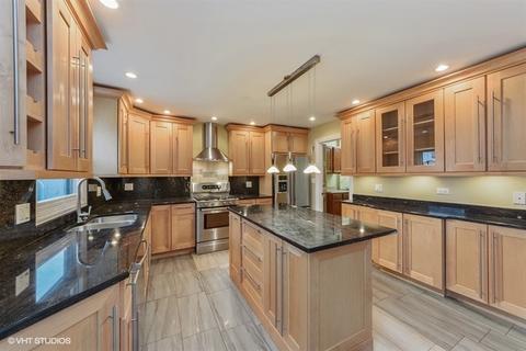627 Cherrywood Dr, Wheeling, IL 60090 photo 6