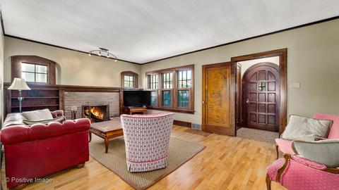 404 Lyon Ave, Wheaton, IL 60187 photo 3