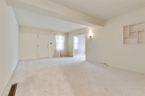 218 S 7th St, West Dundee, IL 60118 photo 6