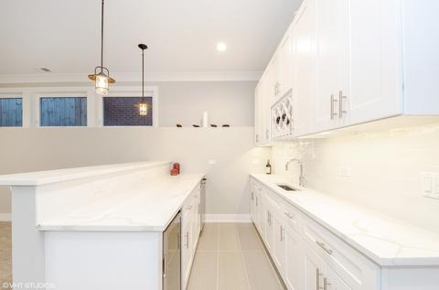 3428 N Marshfield Ave, Chicago, IL 60657 photo 19