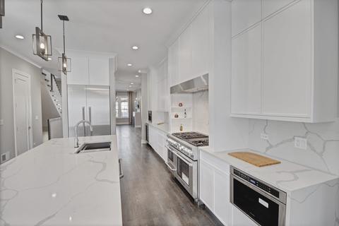 3428 N Marshfield Ave, Chicago, IL 60657 photo 9