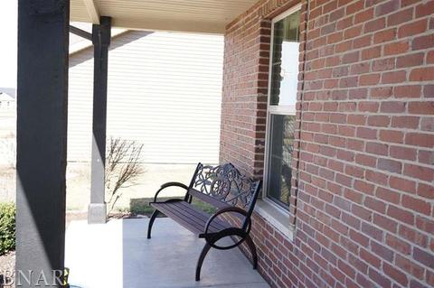 1018 Granite Way, Normal, IL 61761 photo 2