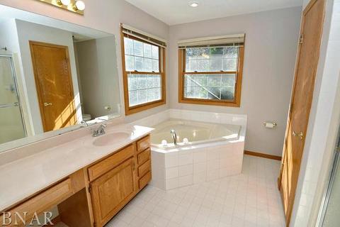 1315 Limerick Ln, Normal, IL 61761 photo 15